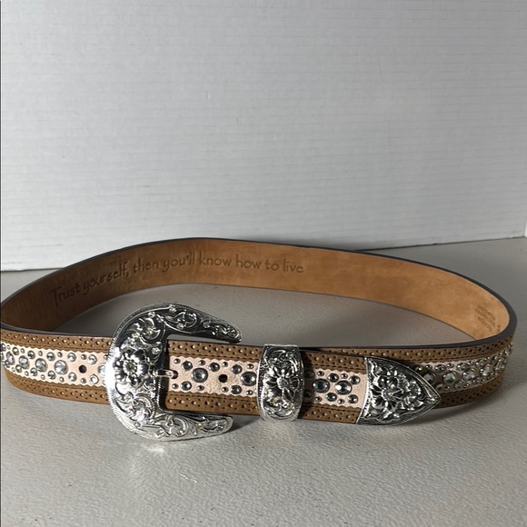 Ariat Silver and Tan Western Belt with Ornate Buckle - Picture 1 of 11